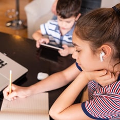 kids studying