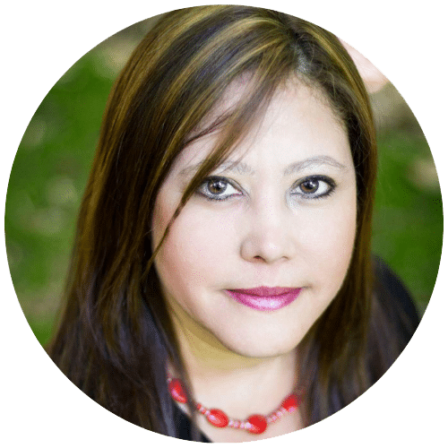 Tricia Powell, Apologia Live Classes instructor headshot